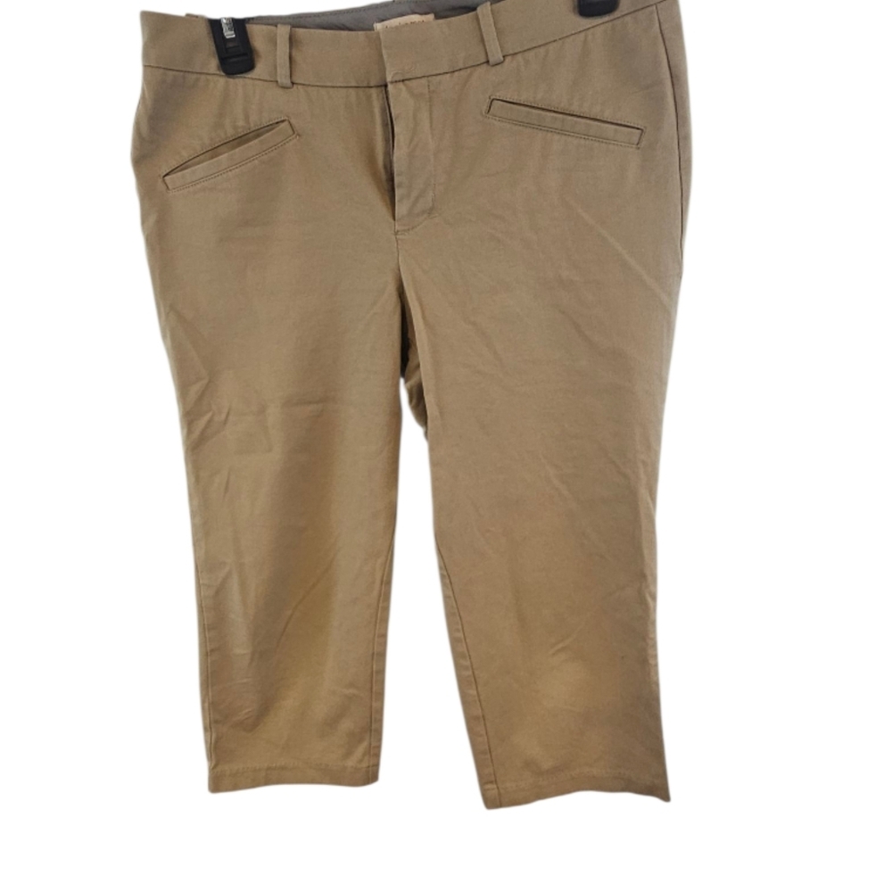 3/$25 Dockers Size 8 Cropped Capri Khaki Pants